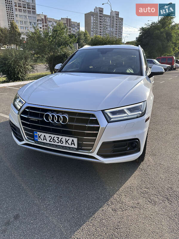 Внедорожник / Кроссовер Audi Q5 2017 в Киеве