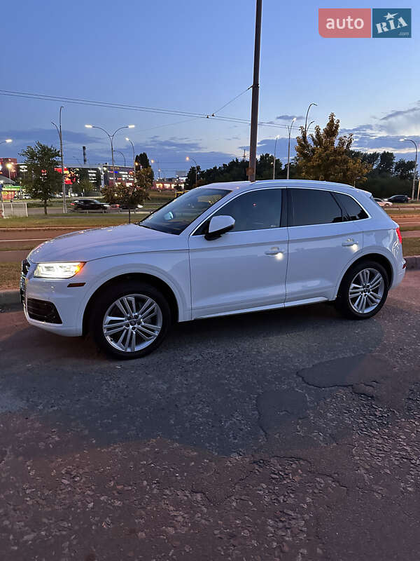 Внедорожник / Кроссовер Audi Q5 2017 в Киеве