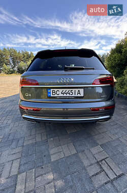 Внедорожник / Кроссовер Audi Q5 2021 в 
