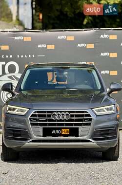 Внедорожник / Кроссовер Audi Q5 2017 в 