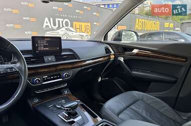 Внедорожник / Кроссовер Audi Q5 2017 в 