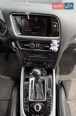 Внедорожник / Кроссовер Audi Q5 2009 в 