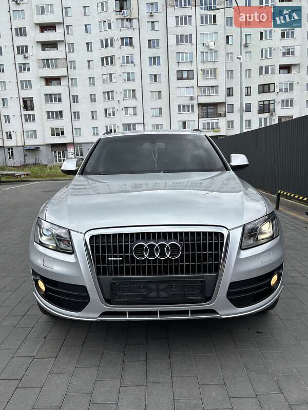 Внедорожник / Кроссовер Audi Q5 2009 в 