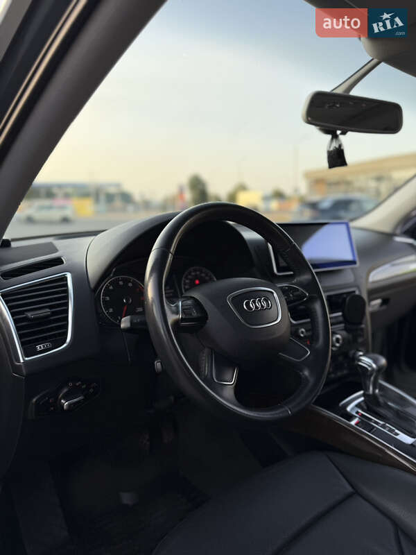 Позашляховик / Кросовер Audi Q5 2016 в Вознесенську