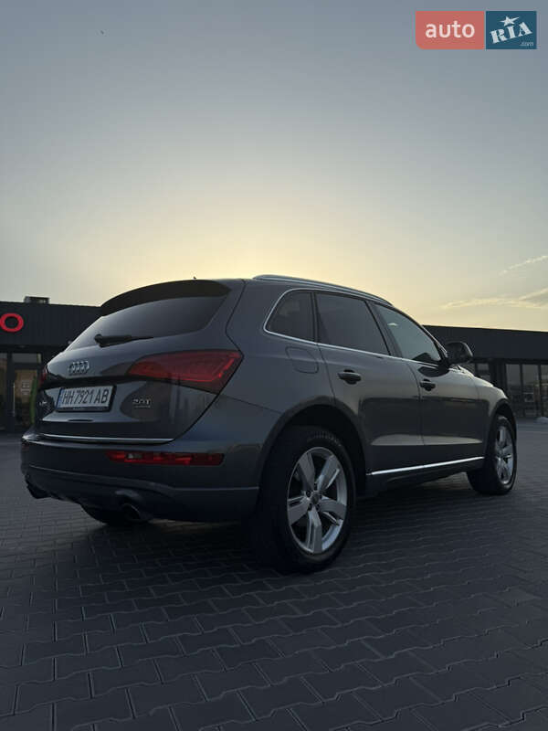 Позашляховик / Кросовер Audi Q5 2016 в Вознесенську