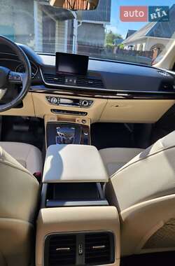 Внедорожник / Кроссовер Audi Q5 2019 в 