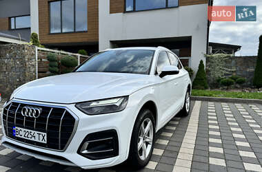 Внедорожник / Кроссовер Audi Q5 2020 в 