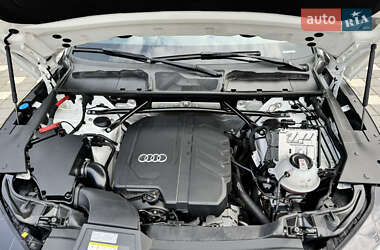 Внедорожник / Кроссовер Audi Q5 2020 в 