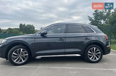 Внедорожник / Кроссовер Audi Q5 2021 в 