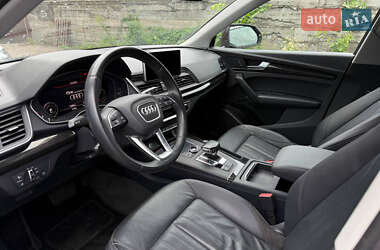 Внедорожник / Кроссовер Audi Q5 2017 в 