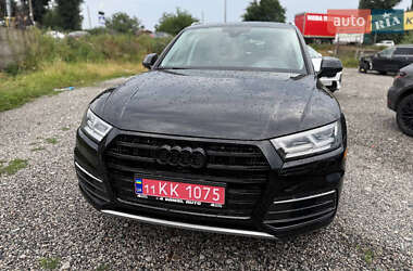 Внедорожник / Кроссовер Audi Q5 2017 в 