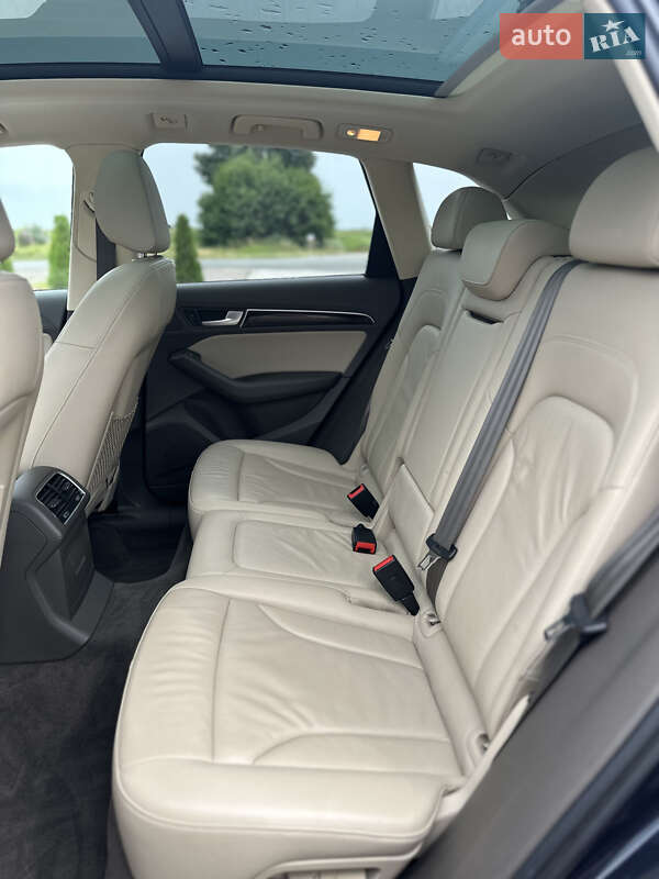 Позашляховик / Кросовер Audi Q5 2016 в Києві
