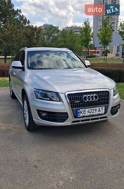 Внедорожник / Кроссовер Audi Q5 2009 в 