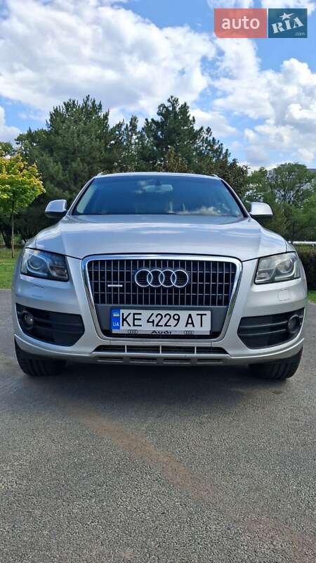 Внедорожник / Кроссовер Audi Q5 2009 в Зачепиловке