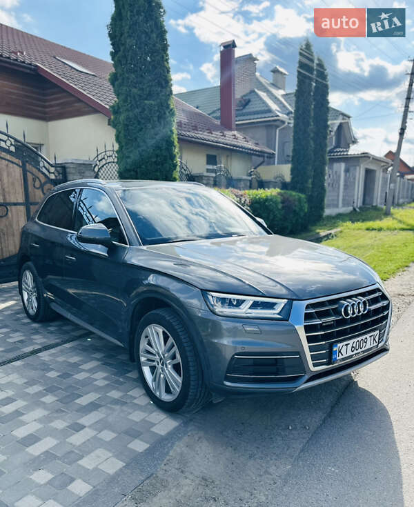 Внедорожник / Кроссовер Audi Q5 2017 в Каменец-Подольском