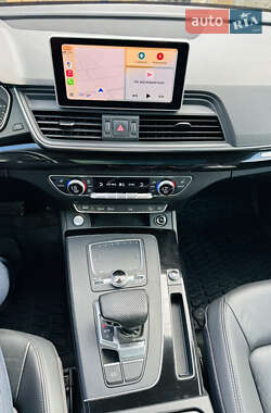 Внедорожник / Кроссовер Audi Q5 2017 в 