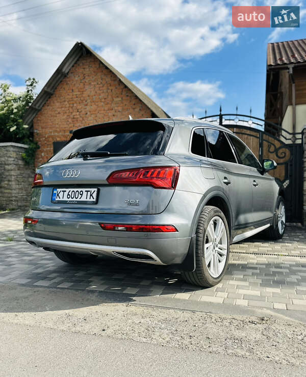Внедорожник / Кроссовер Audi Q5 2017 в Каменец-Подольском