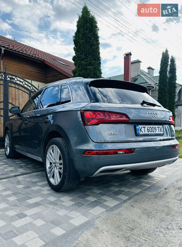 Внедорожник / Кроссовер Audi Q5 2017 в Каменец-Подольском