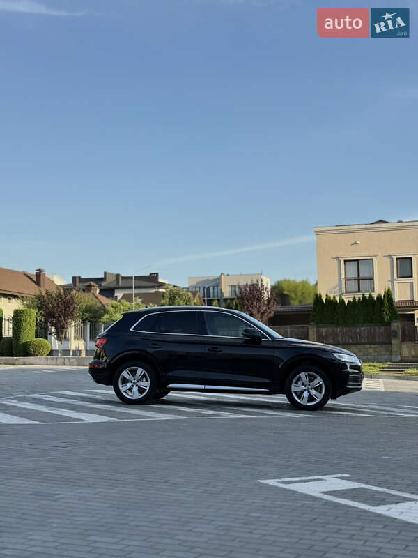 Позашляховик / Кросовер Audi Q5 2019 в Києві