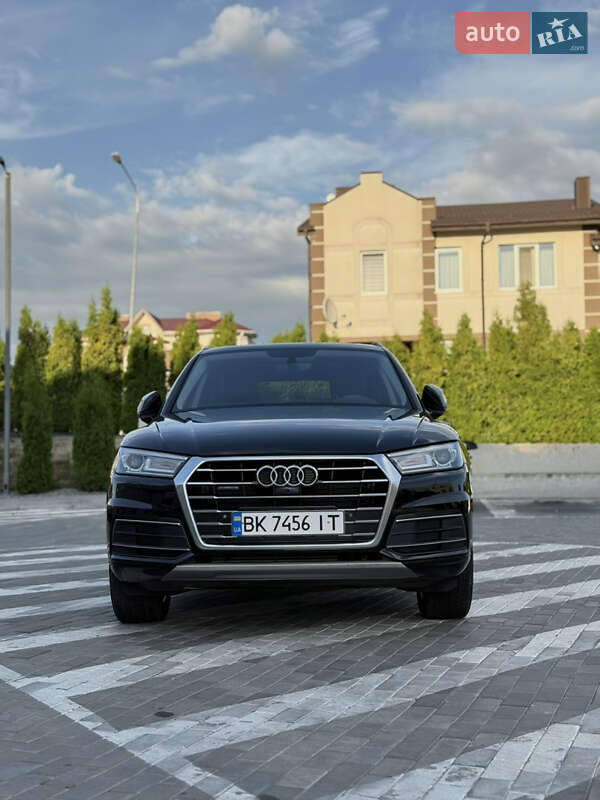 Позашляховик / Кросовер Audi Q5 2019 в Києві