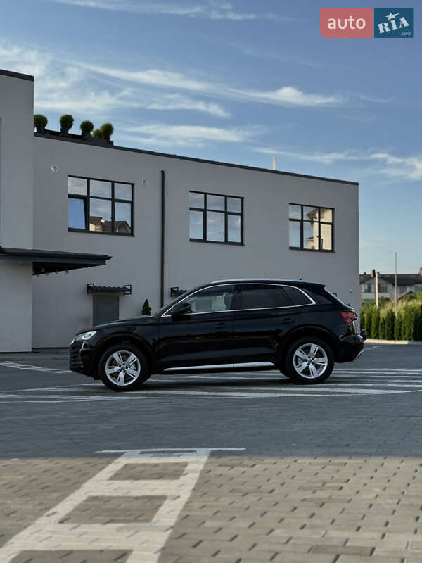Позашляховик / Кросовер Audi Q5 2019 в Києві
