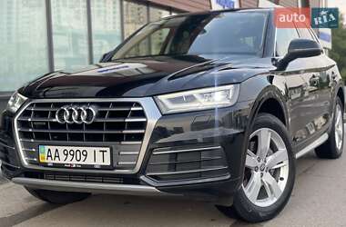 Внедорожник / Кроссовер Audi Q5 2019 в 