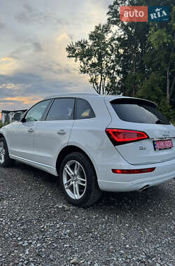 Внедорожник / Кроссовер Audi Q5 2016 в 