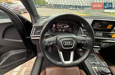 Внедорожник / Кроссовер Audi Q5 2018 в 