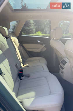 Внедорожник / Кроссовер Audi Q5 2018 в 