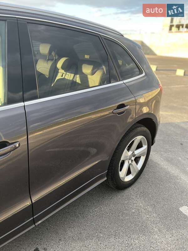 Внедорожник / Кроссовер Audi Q5 2011 в Львове