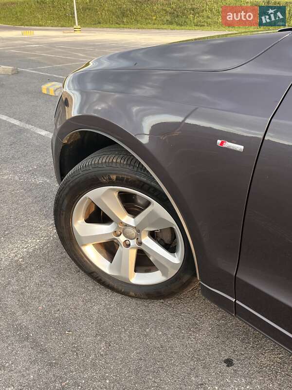 Внедорожник / Кроссовер Audi Q5 2011 в Львове