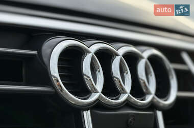 Внедорожник / Кроссовер Audi Q5 2022 в 