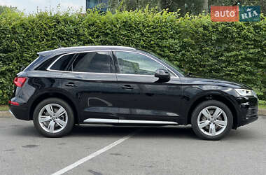 Внедорожник / Кроссовер Audi Q5 2018 в 