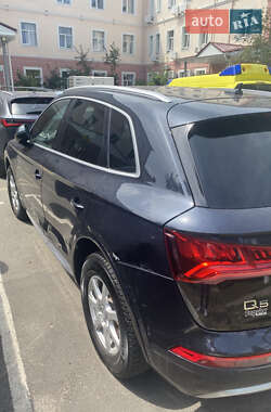 Внедорожник / Кроссовер Audi Q5 2020 в 