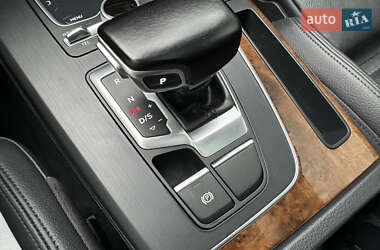 Внедорожник / Кроссовер Audi Q5 2017 в 