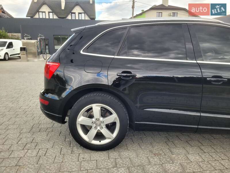 Внедорожник / Кроссовер Audi Q5 2010 в Львове