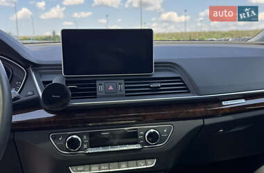 Внедорожник / Кроссовер Audi Q5 2018 в 