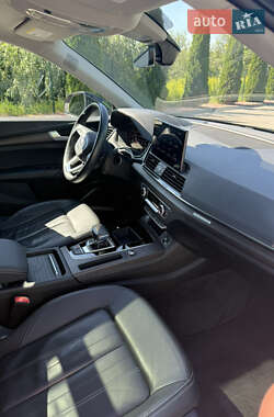 Внедорожник / Кроссовер Audi Q5 2021 в 