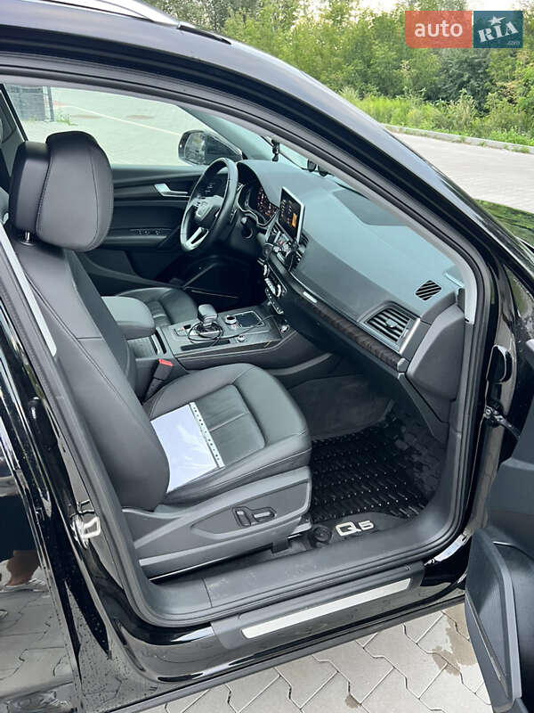 Внедорожник / Кроссовер Audi Q5 2019 в Киеве