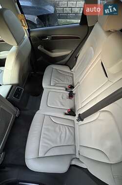 Внедорожник / Кроссовер Audi Q5 2011 в 