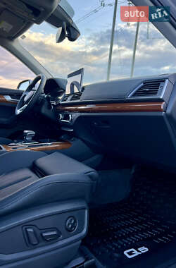 Позашляховик / Кросовер Audi Q5 2024 в 