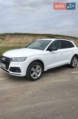 Внедорожник / Кроссовер Audi Q5 2017 в Ровно