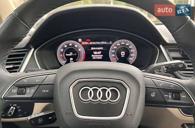 Внедорожник / Кроссовер Audi Q5 2022 в 