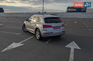 Внедорожник / Кроссовер Audi Q5 2017 в 