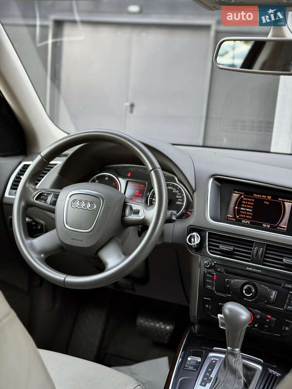 Позашляховик / Кросовер Audi Q5 2011 в Києві