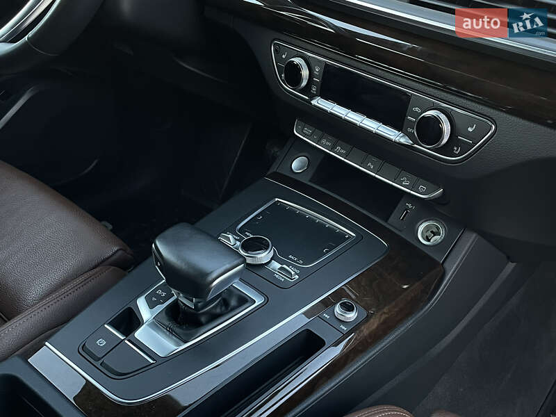 Внедорожник / Кроссовер Audi Q5 2018 в Луцке