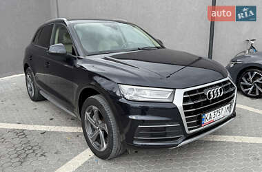 Внедорожник / Кроссовер Audi Q5 2017 в 