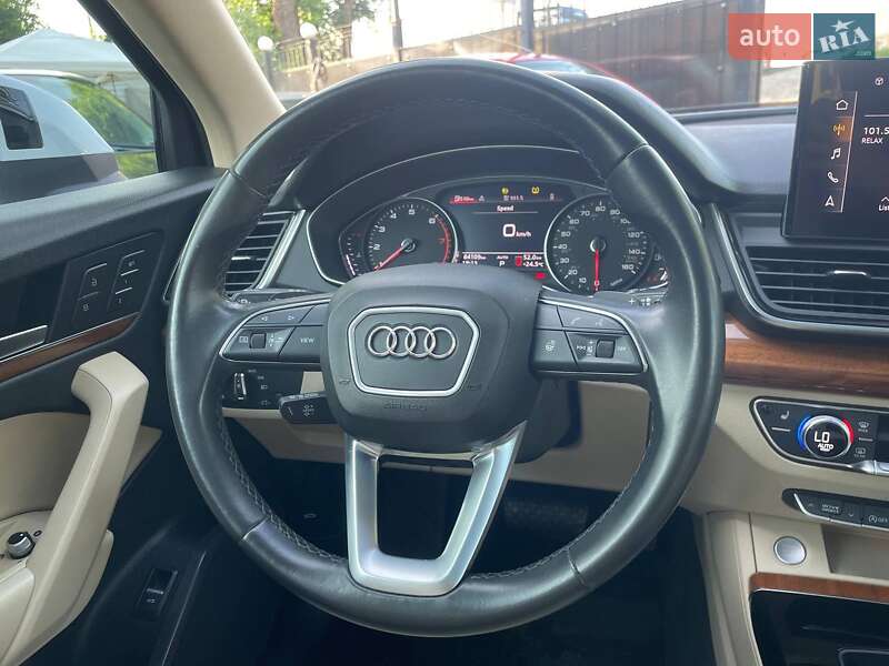Внедорожник / Кроссовер Audi Q5 2021 в Киеве