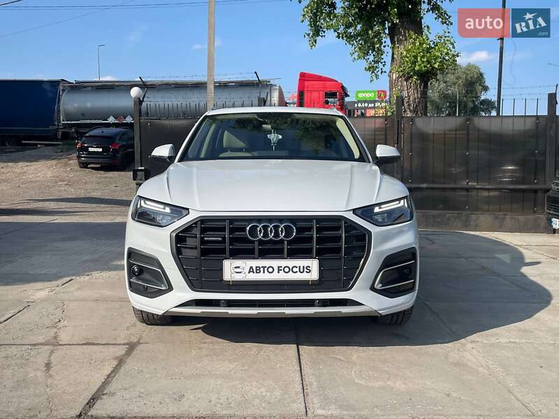 Внедорожник / Кроссовер Audi Q5 2021 в Киеве
