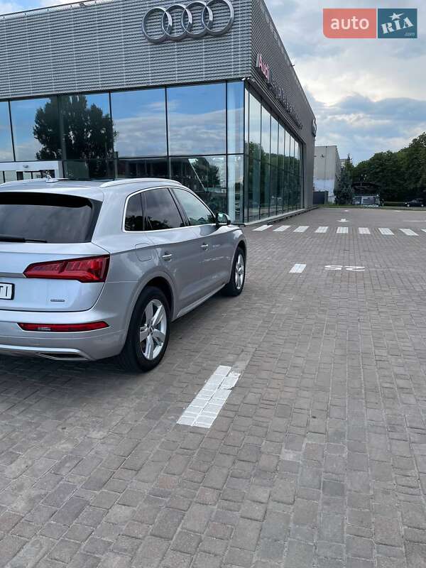 Внедорожник / Кроссовер Audi Q5 2019 в Львове